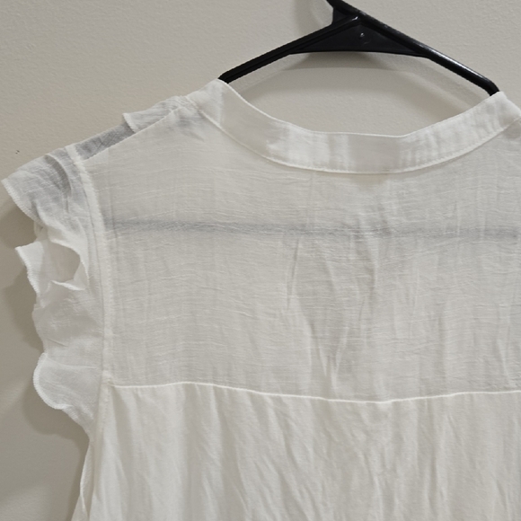 Ember Ruffle Button-Down Blouse - Picture 4 of 10